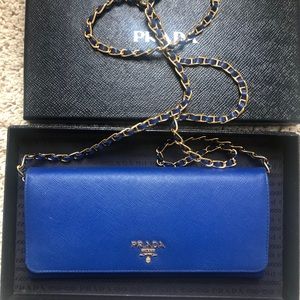 Prada wallet on chain
